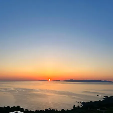 Pounta Family Villa Glossa