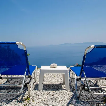 Pounta Family Villa Glossa