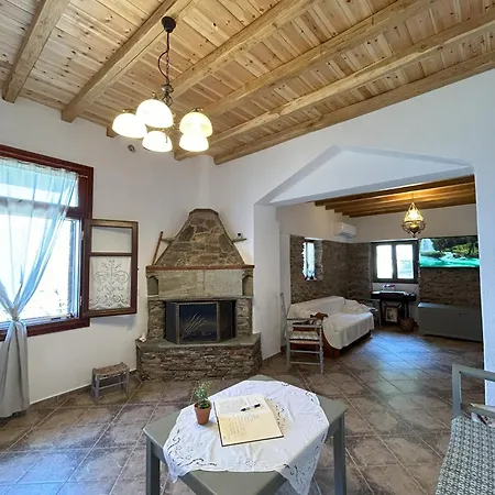 Villa Pounta Family *