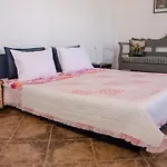 فيلة Pounta Family غلوسا
