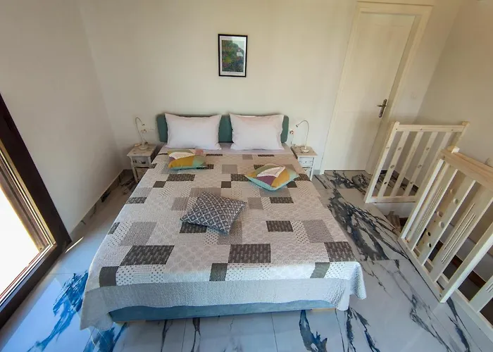 Villa Pounta Family *